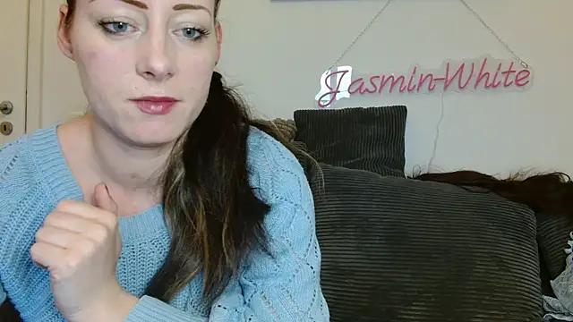 Snapshot of Jasmin-White chatting on April 23, 12:40 pm Jasmin-White online show from April 23, 12:40 pm