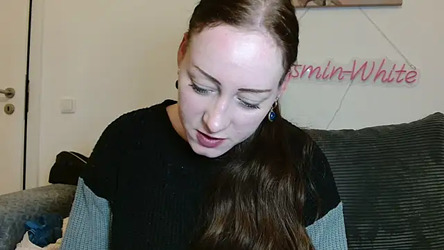 Snapshot of Jasmin-White chatting on May 9, 8:14 pm Jasmin-White online show from May 9, 8:14 pm