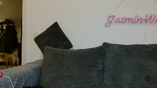 Snapshot of Jasmin-White chatting on May 23, 11:53 pm Jasmin-White online show from May 23, 11:53 pm