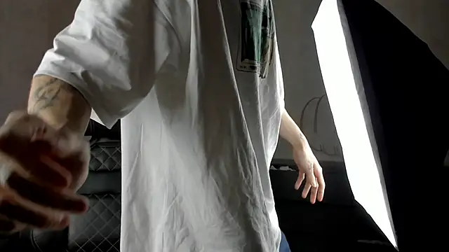 Snapshot of MasonWarholl chatting on December 12, 3:27 pm MasonWarholl online show from December 12, 3:27 pm