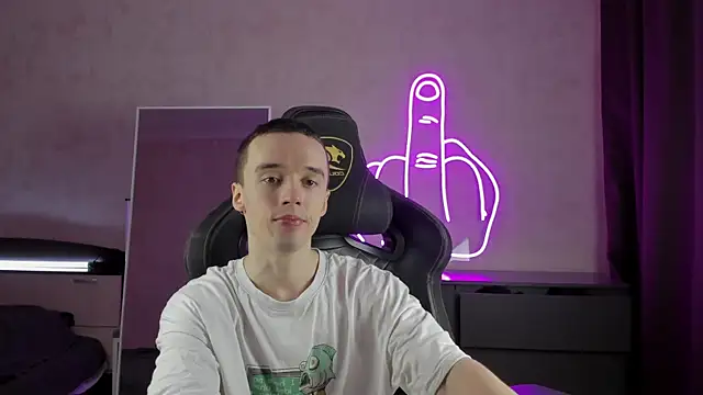 Snapshot of MasonWarholl chatting on January 9, 5:43 pm MasonWarholl online show from January 9, 5:43 pm