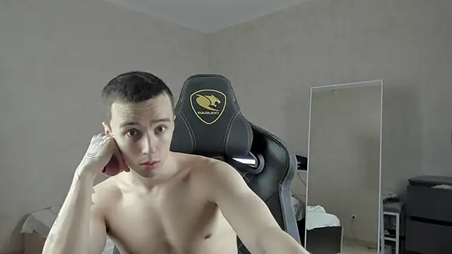 Snapshot of MasonWarholl chatting on January 12, 3:03 pm MasonWarholl online show from January 12, 3:03 pm