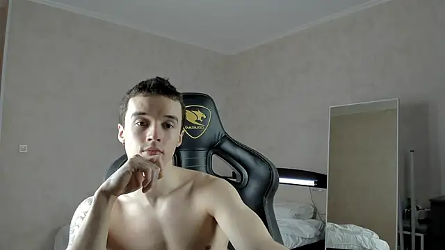 Snapshot of MasonWarholl chatting on February 8, 5:08 pm MasonWarholl online show from February 8, 5:08 pm