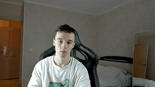 Snapshot of MasonWarholl chatting on March 1, 1:40 pm MasonWarholl online show from March 1, 1:40 pm