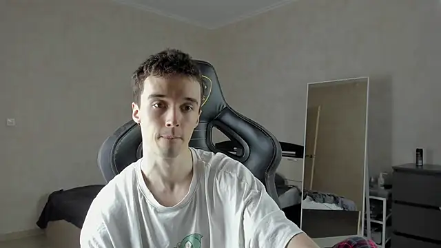 Snapshot of MasonWarholl chatting on March 21, 4:17 am MasonWarholl online show from March 21, 4:17 am