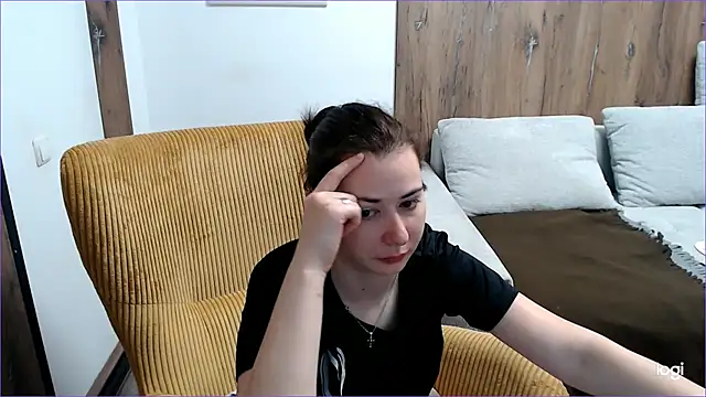 VioletaFlower7 online show from June 28, 7:25 am