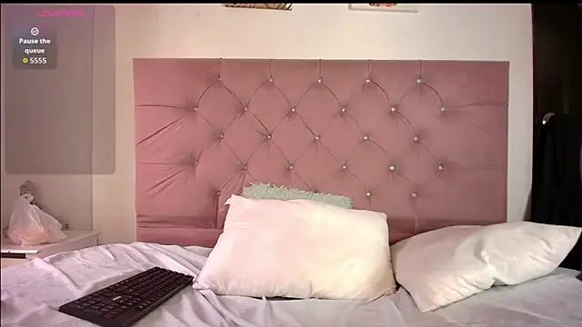 Snapshot of Dakota_Harriss chatting on May 21, 12:01 pm Dakota Harriss online show from May 21, 12:01 pm