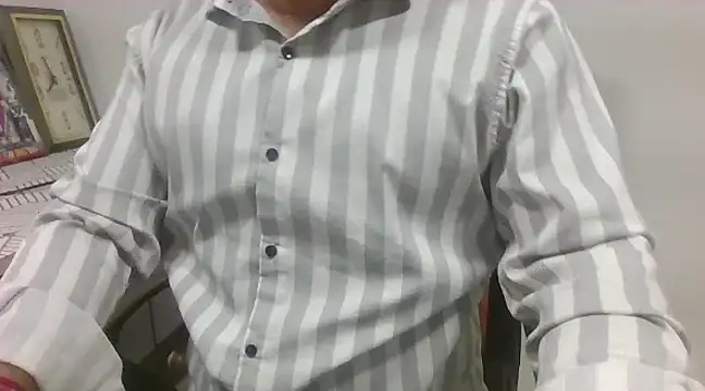 Snapshot of indianbull3684 chatting on January 7, 2:30 pm indianbull3684 online show from January 7, 2:30 pm