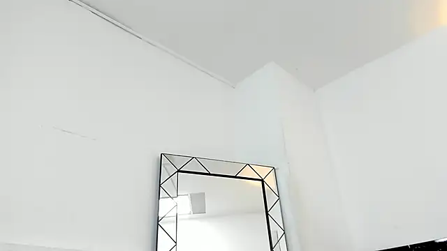 Snapshot of Juliabadlee chatting on December 2, 5:48 am Juliabadlee online show from December 2, 5:48 am