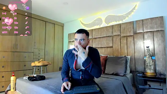 Snapshot of petterwilly1 chatting on April 24, 3:03 pm petterwilly1 online show from April 24, 3:03 pm