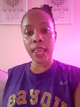 R-thequeen online show from May 16, 12:40 am