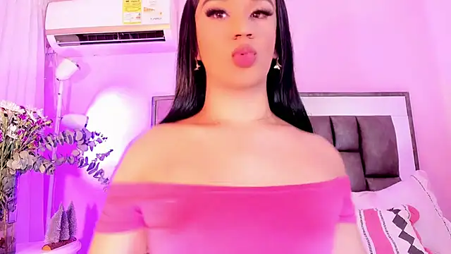 Snapshot of ShantalGirs chatting on February 9, 5:29 am ShantalGirs online show from February 9, 5:29 am