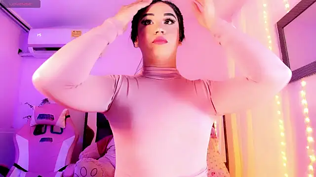 Snapshot of ShantalGirs chatting on September 28, 12:10 pm ShantalGirs online show from September 28, 12:10 pm