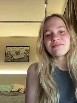 annabel8 online show from April 5, 8:39 pm