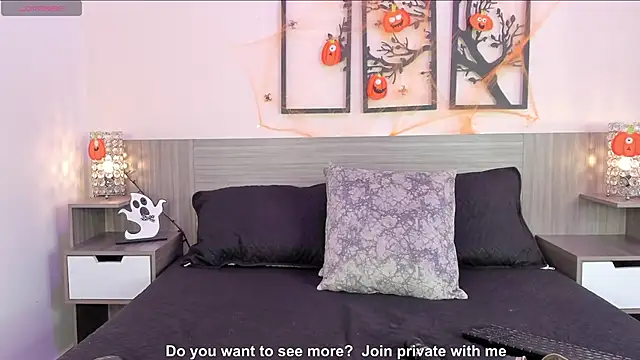 SkinnyFoxy online show from October 16, 8:10 pm