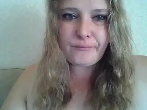 Snapshot of ParisMimi chatting on September 16, 7:42 am ParisMimi online show from September 16, 7:42 am