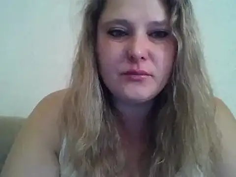 Snapshot of ParisMimi chatting on September 17, 7:32 am ParisMimi online show from September 17, 7:32 am