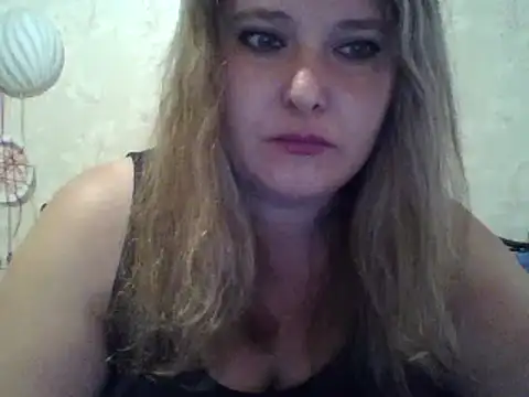 Snapshot of ParisMimi chatting on September 29, 6:40 am ParisMimi online show from September 29, 6:40 am