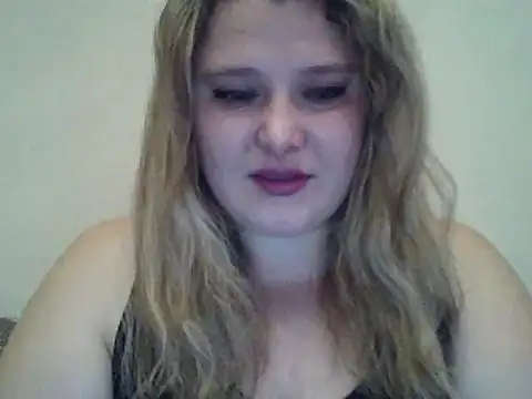 Snapshot of ParisMimi chatting on November 28, 8:39 am ParisMimi online show from November 28, 8:39 am