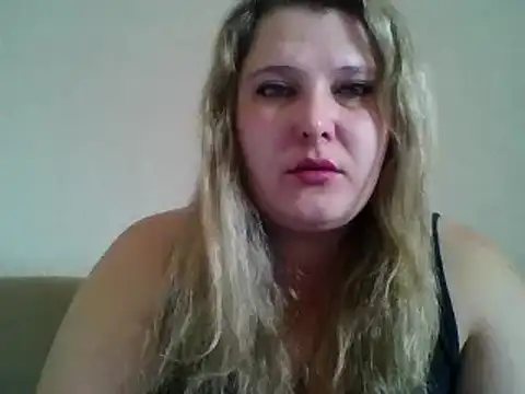 Snapshot of ParisMimi chatting on December 15, 9:35 am ParisMimi online show from December 15, 9:35 am