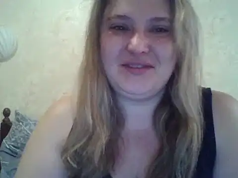 Snapshot of ParisMimi chatting on February 2, 7:51 am ParisMimi online show from February 2, 7:51 am