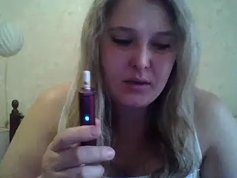 Snapshot of ParisMimi chatting on February 17, 9:17 am ParisMimi online show from February 17, 9:17 am