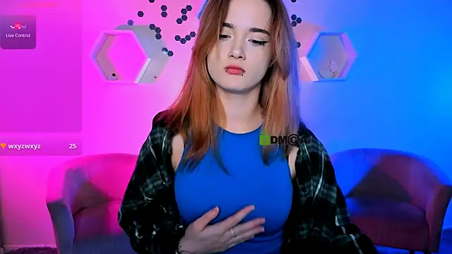 liana kisses online show from November 21, 8:40 pm