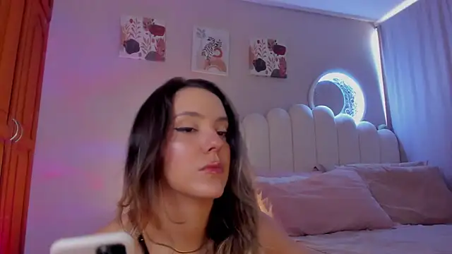 martinaaricci online show from November 17, 2:34 pm