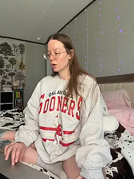 Sweetdee222x online show from July 10, 5:37 pm