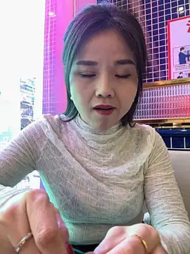 Snapshot of Efangfang chatting on January 11, 5:52 am Efangfang online show from January 11, 5:52 am
