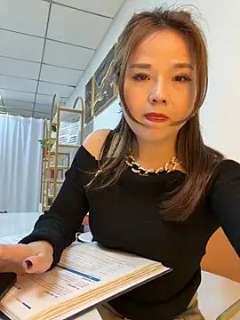 Efangfang online show from February 1, 11:20 am