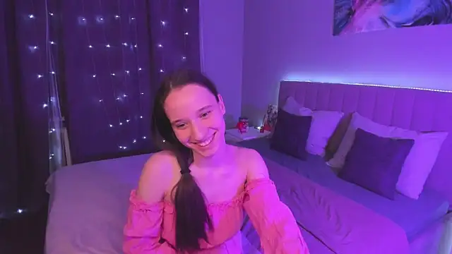 Snapshot of StaceySunny chatting on February 17, 2:37 pm StaceySunny online show from February 17, 2:37 pm