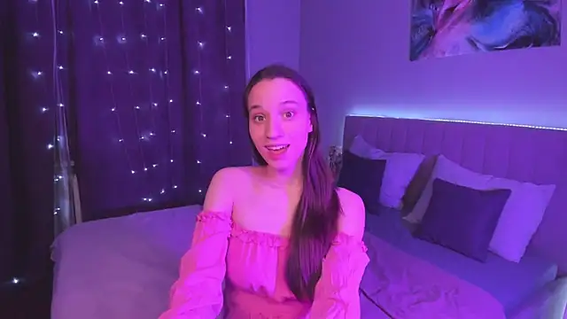 Snapshot of StaceySunny chatting on February 17, 5:43 pm StaceySunny online show from February 17, 5:43 pm