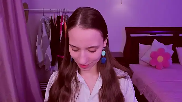 Snapshot of StaceySunny chatting on February 13, 5:20 pm StaceySunny online show from February 13, 5:20 pm