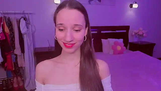 Snapshot of StaceySunny chatting on February 18, 5:20 pm StaceySunny online show from February 18, 5:20 pm