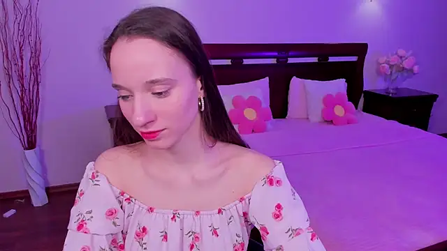 StaceySunny online show from March 8, 5:28 pm