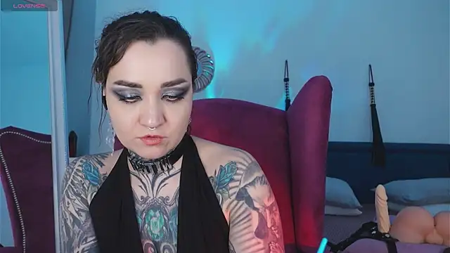 Snapshot of SindelDark chatting on January 19, 3:21 pm SindelDark online show from January 19, 3:21 pm