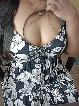 Snapshot of Adwithaa chatting on May 22, 4:34 pm Adwithaa online show from May 22, 4:34 pm