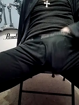 Snapshot of Bigloggz chatting on January 11, 6:29 am Bigloggz online show from January 11, 6:29 am