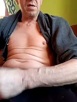 Bigloggz online show from February 15, 1:31 pm