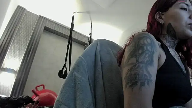 selene red  online show from December 4, 2:04 pm