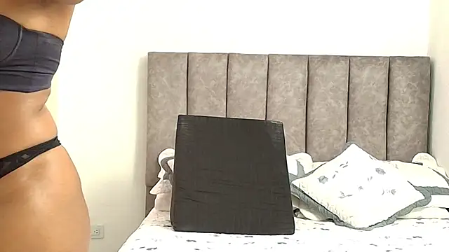 Snapshot of karina_lewis_ chatting on July 19, 6:06 am karina lewis online show from July 19, 6:06 am
