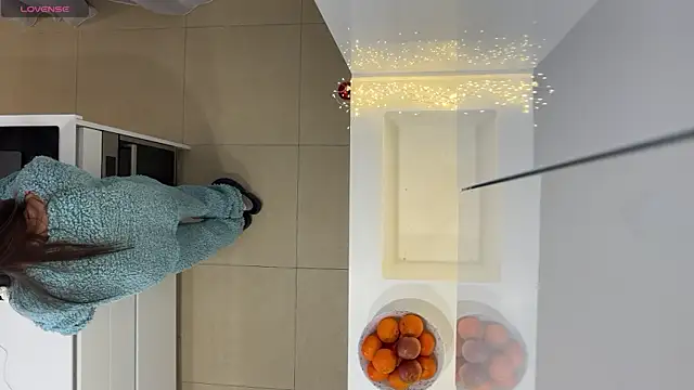 Snapshot of Mika_Miller chatting on December 20, 9:39 pm Mika Miller online show from December 20, 9:39 pm