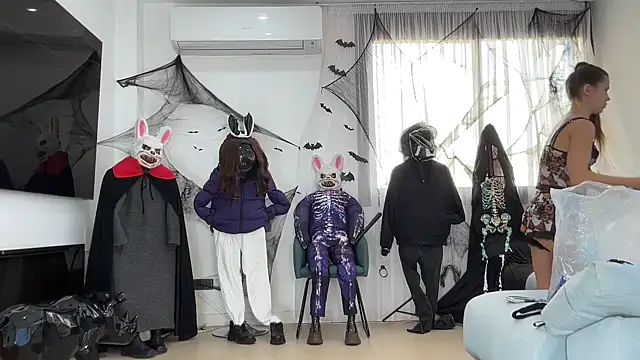 Snapshot of Mika_Miller chatting on October 31, 4:30 pm Mika Miller online show from October 31, 4:30 pm