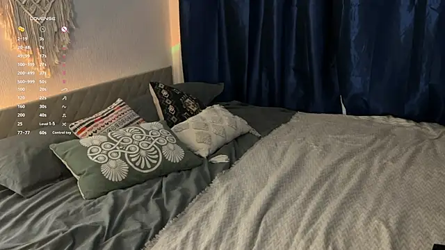 jennetdoll online show from December 9, 3:22 pm