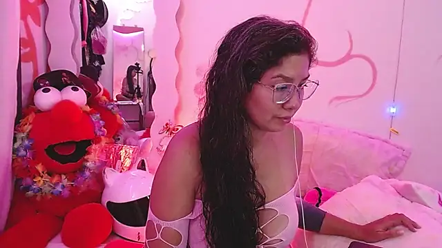 Snapshot of dainaflowers chatting on February 20, 6:26 am dainaflowers online show from February 20, 6:26 am