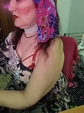 Snapshot of SabrinaXlovess chatting on April 21, 4:12 pm SabrinaXlovess online show from April 21, 4:12 pm