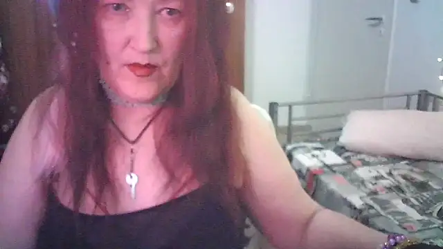 Snapshot of SabrinaXlovess chatting on May 25, 6:14 pm SabrinaXlovess online show from May 25, 6:14 pm