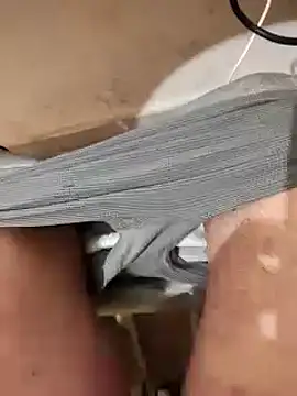 skrigul12 online show from December 10, 11:30 pm