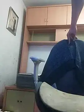 skrigul12 online show from November 15, 4:47 pm